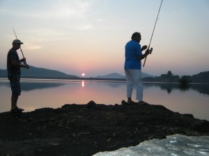 Shafi at the dam 002